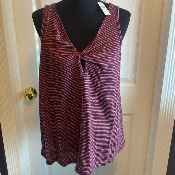 Old Navy Women’s Wine Color Pinstripe Tank Top sz L NWT - Picture 1 of 6